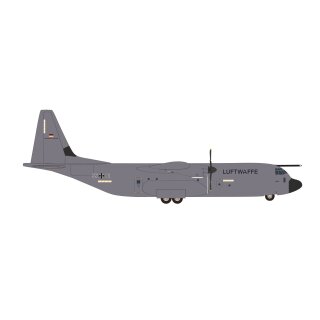 Herpa 537438 - 1:500 Luftwaffe C-130J-30 Super Hercules - Binational Air Transport Squadron - 55+01