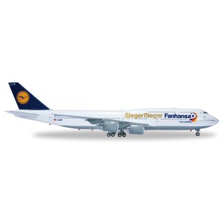 Herpa 556767 - 1:200 Lufthansa Boeing 747-8 Intercontinental "Fanhansa / Siegerflieger"