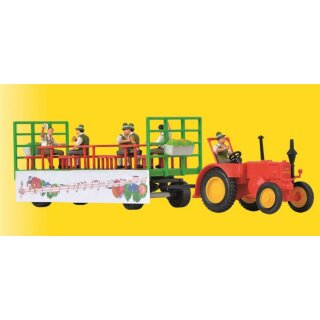 Kibri 12226 - Spur H0 LANZ Traktor mit Festwagen und 6 Figuren **Auslauf**