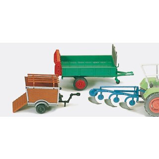 Preiser 17918 - Landmaschine Fertigmodell 1:87 "Anbaupflug. Dungstreuer. Angä"